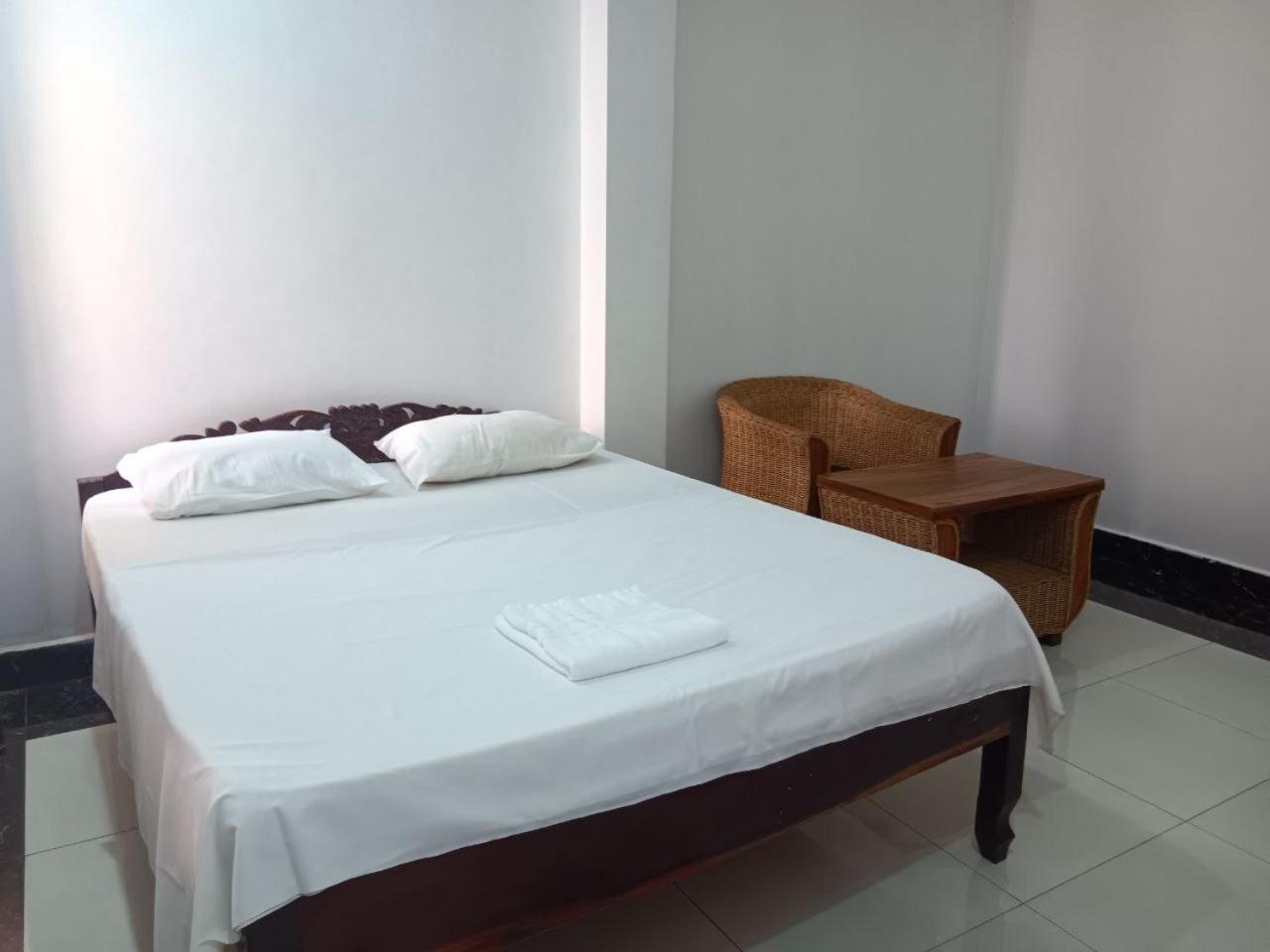 Good Morning Kampot Hotel Exterior photo